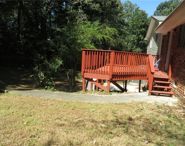 2554 Skyland Trail Ne - Photo Thumbnail 32