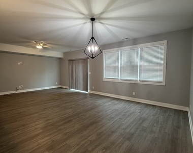 1429 Sage Lane - Photo Thumbnail 2