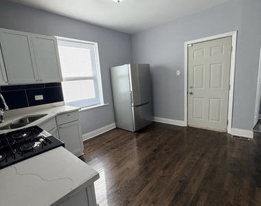 839 E 87th Place - Photo Thumbnail 10