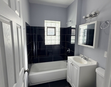 839 E 87th Place - Photo Thumbnail 7