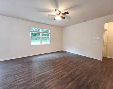 274 Walnut Grove Way - Photo Thumbnail 2
