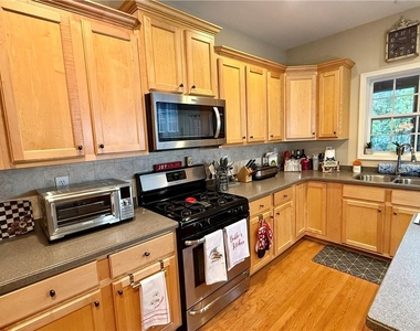 2704 Waters Edge Trail - Photo Thumbnail 7