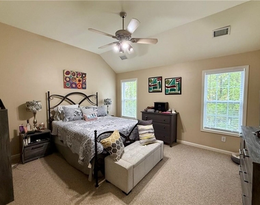 2704 Waters Edge Trail - Photo Thumbnail 10