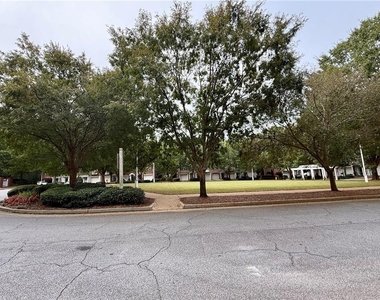 2704 Waters Edge Trail - Photo Thumbnail 1