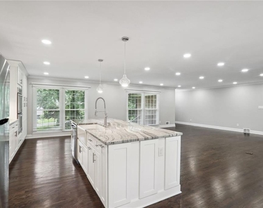 3315 N Embry Circle - Photo Thumbnail 5