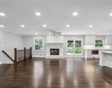 3315 N Embry Circle - Photo Thumbnail 2