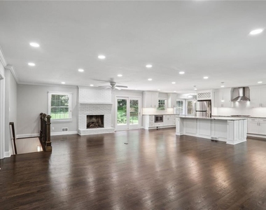 3315 N Embry Circle - Photo Thumbnail 1
