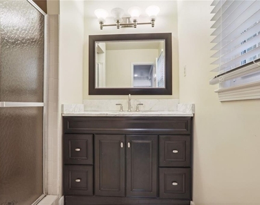 3315 N Embry Circle - Photo Thumbnail 14