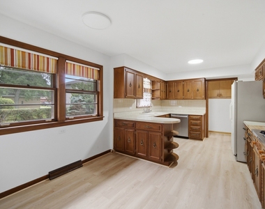 8001 W Balmoral Avenue - Photo Thumbnail 8