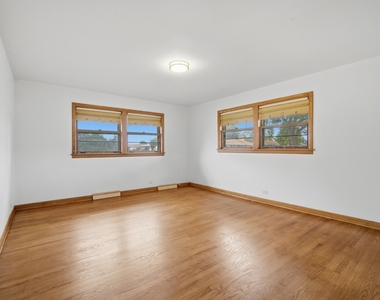 8001 W Balmoral Avenue - Photo Thumbnail 12