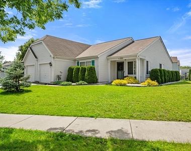 770 S Providence Lane - Photo Thumbnail 5