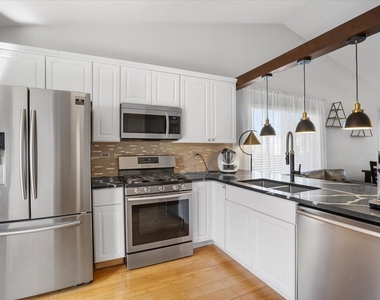 770 S Providence Lane - Photo Thumbnail 7