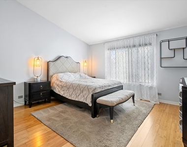 770 S Providence Lane - Photo Thumbnail 16