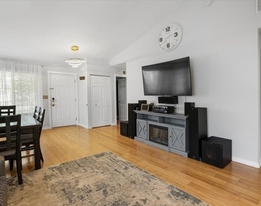 770 S Providence Lane - Photo Thumbnail 13