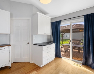 770 S Providence Lane - Photo Thumbnail 10