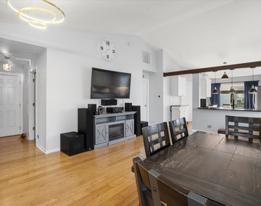 770 S Providence Lane - Photo Thumbnail 14