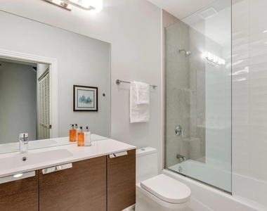 111 S Aberdeen Street - Photo Thumbnail 11