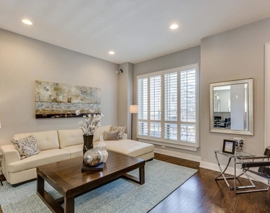 111 S Aberdeen Street - Photo Thumbnail 1