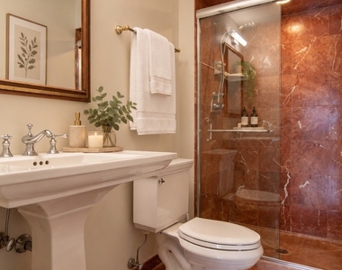 201 E Chestnut Street - Photo Thumbnail 12