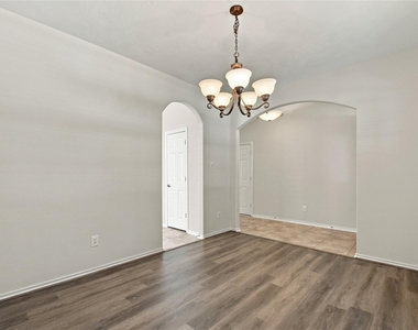 25018 Lakecrest Manor Drive - Photo Thumbnail 10