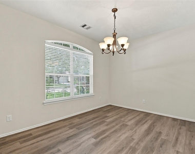 25018 Lakecrest Manor Drive - Photo Thumbnail 9