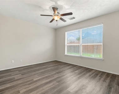 25018 Lakecrest Manor Drive - Photo Thumbnail 26