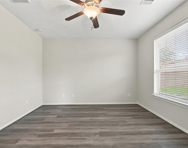 25018 Lakecrest Manor Drive - Photo Thumbnail 27