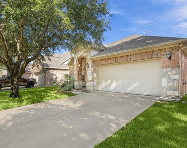 25018 Lakecrest Manor Drive - Photo Thumbnail 5