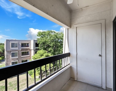 2209 S Braeswood Boulevard - Photo Thumbnail 3