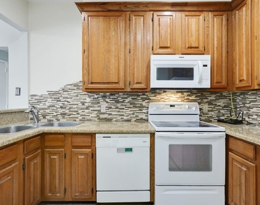 2209 S Braeswood Boulevard - Photo Thumbnail 18
