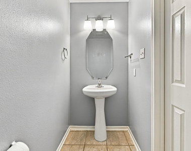 19118 Sprintwood Court - Photo Thumbnail 29