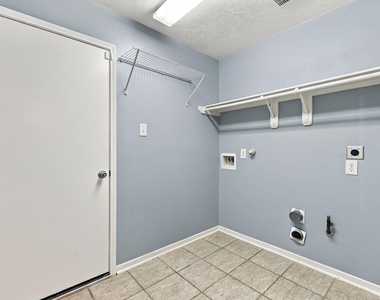 19118 Sprintwood Court - Photo Thumbnail 36