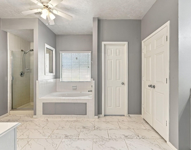 19118 Sprintwood Court - Photo Thumbnail 33