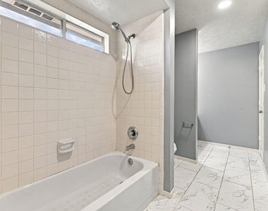 19118 Sprintwood Court - Photo Thumbnail 34