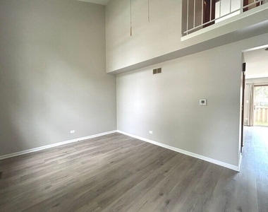 1453 N Chelsea Avenue - Photo Thumbnail 4