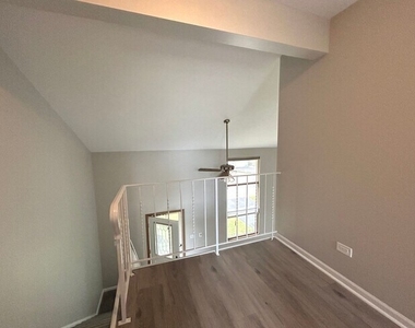 1453 N Chelsea Avenue - Photo Thumbnail 9