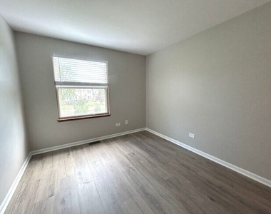 1453 N Chelsea Avenue - Photo Thumbnail 7