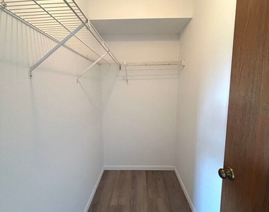 1453 N Chelsea Avenue - Photo Thumbnail 8