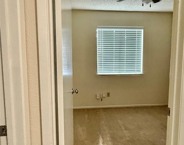 23331 Pebworth Place - Photo Thumbnail 7