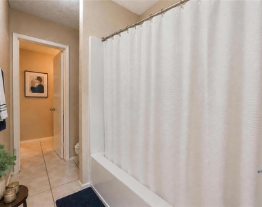 1926 Avenue B - Photo Thumbnail 17