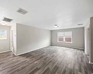 14118 Brunswick Place Drive - Photo Thumbnail 17
