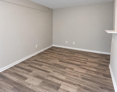 14118 Brunswick Place Drive - Photo Thumbnail 18
