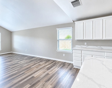 14118 Brunswick Place Drive - Photo Thumbnail 6