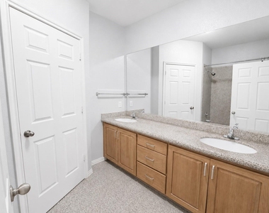9400 Bellaire Boulevard - Photo Thumbnail 9