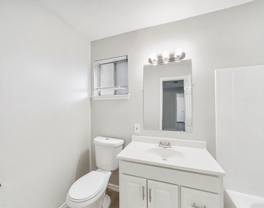 13435 Greenbriar Drive - Photo Thumbnail 5
