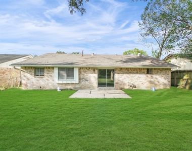 13435 Greenbriar Drive - Photo Thumbnail 9