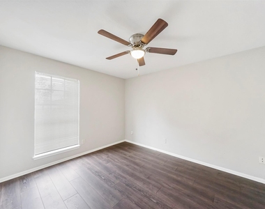 13435 Greenbriar Drive - Photo Thumbnail 7