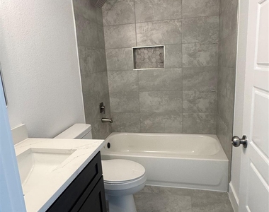 13194 Lake Conroe Bay Road - Photo Thumbnail 9