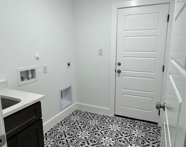 13194 Lake Conroe Bay Road - Photo Thumbnail 7