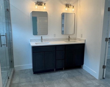 13194 Lake Conroe Bay Road - Photo Thumbnail 4